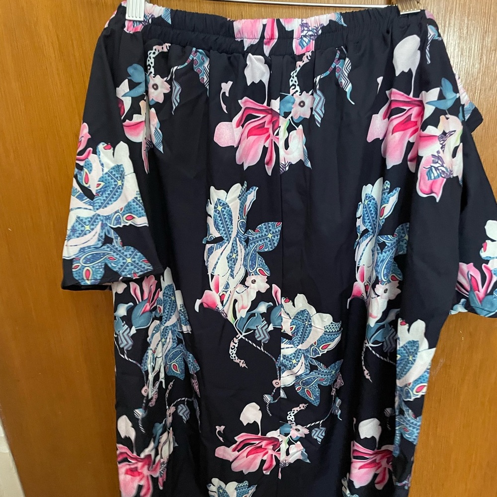 Off the Shoulder Blouse Sz: XXL